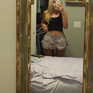 Hollister flowy shorts